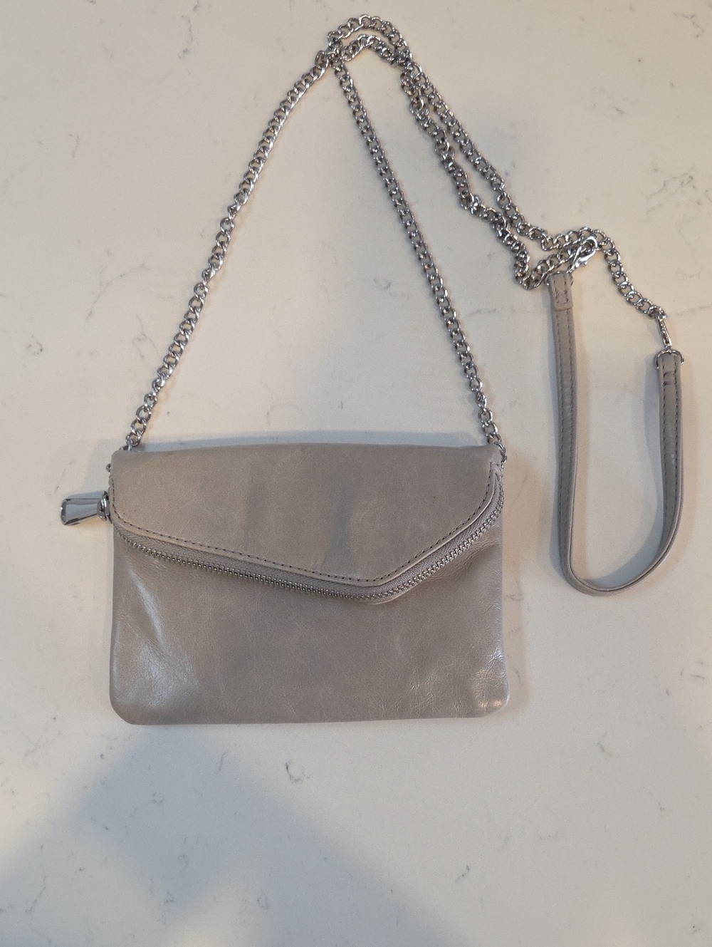 HOBO Daria Leather Convertable Crossbody Clutch. NWT